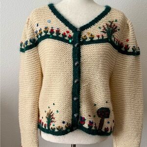 Vintage Alpine Christmas Cardigan – Cream w/ Festive Floral Embroidery